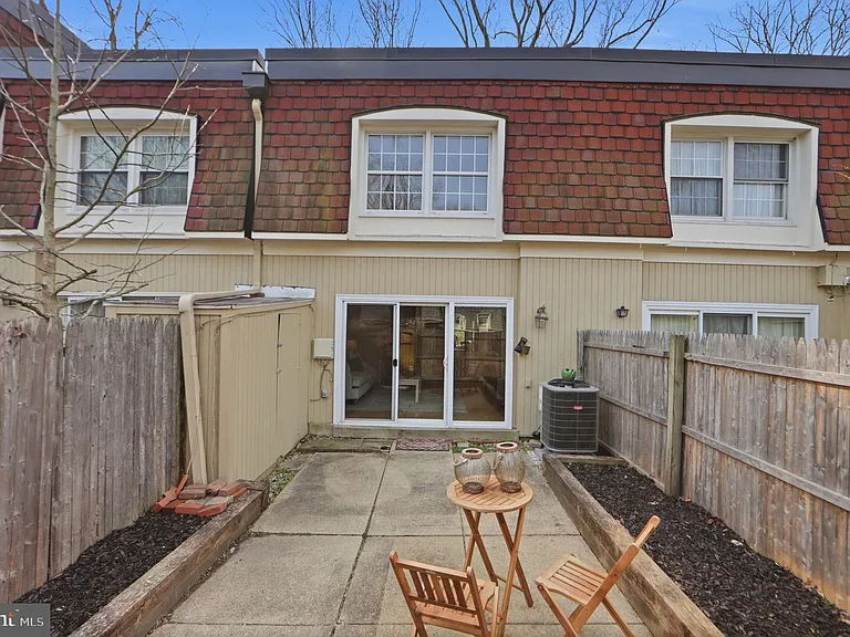 8230 Carrleigh Pkwy #84 — Photo 22