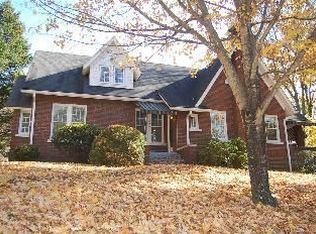 424 S Crest Rd, Chattanooga, TN 37404