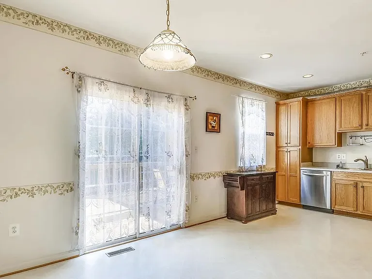 8202 Ironclad Ct — Photo 7