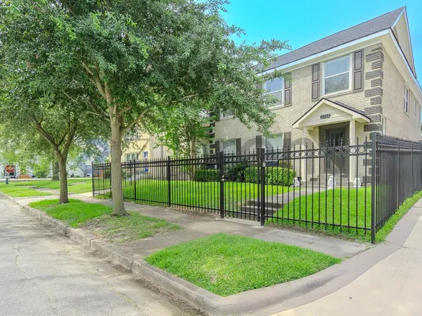 2714 Palm St APT 2, Houston, TX 77004