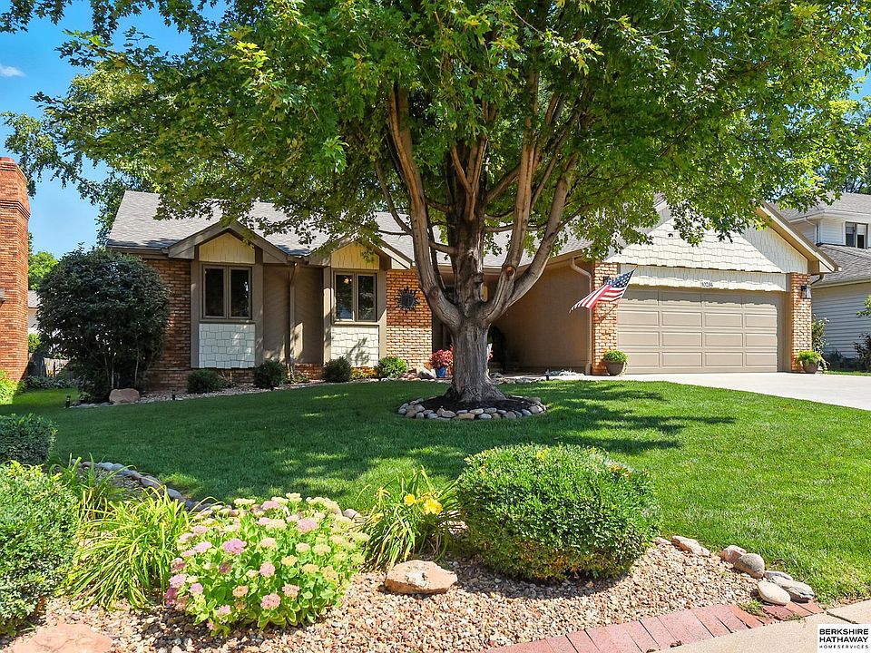 MONTA　EARTH 10286 Z Street, Omaha, NE, 68127 - MLS ID#22522824 - Single