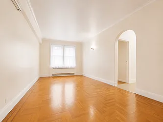 33-38 Parsons Boulevard, #203