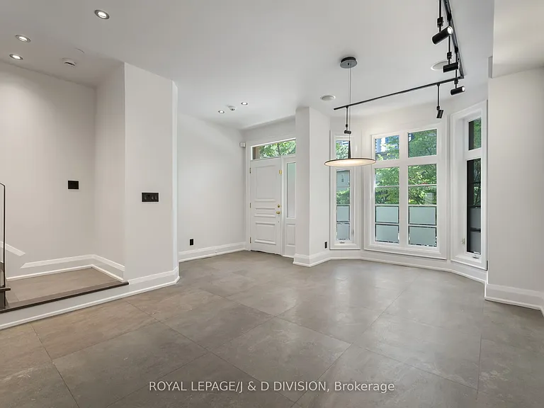 6 Huntley St — Photo 4