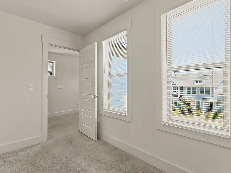 6260 Taylor Rd — Photo 41