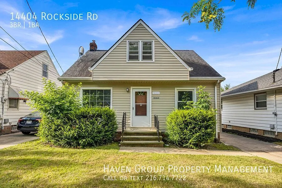 14404 Rockside Rd, Maple Heights, OH 44137- Spacious 3-bed 1-bath single-family home! — Photo 1
