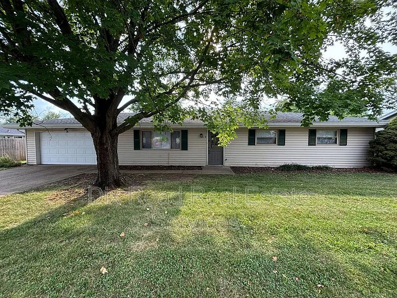 813 Leora St photo 1
