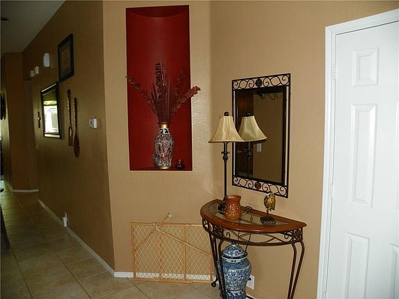 4th image of 1298 Highland Dr