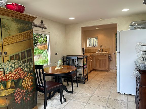 4th image of 1018 Broncho Rd #B