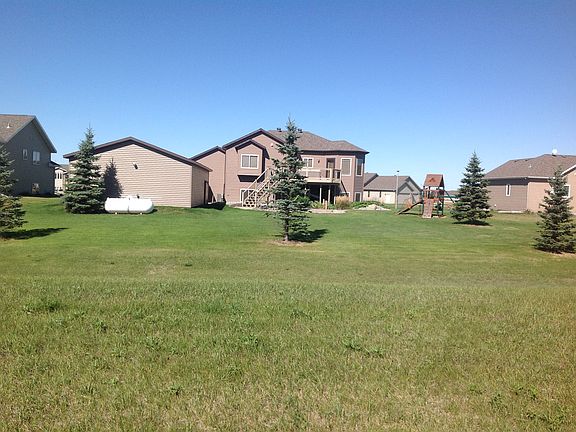 5th image of 920 Sugar Dr