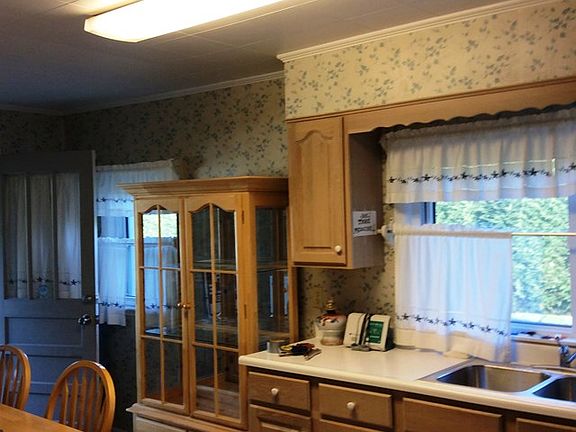 4th image of 270 Cranberry Dr