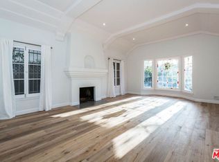 992 Stearns Dr, Los Angeles, CA 90048