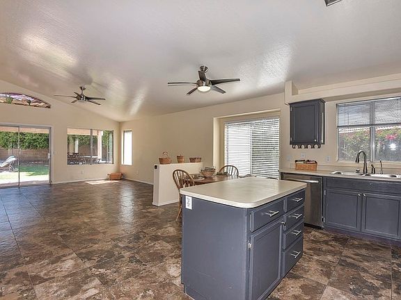 Kitchen-Family Room