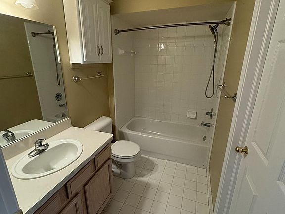 5th image of 168 Club House Cir