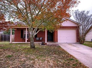 702 Debra Dr, Taylor, TX 76574
