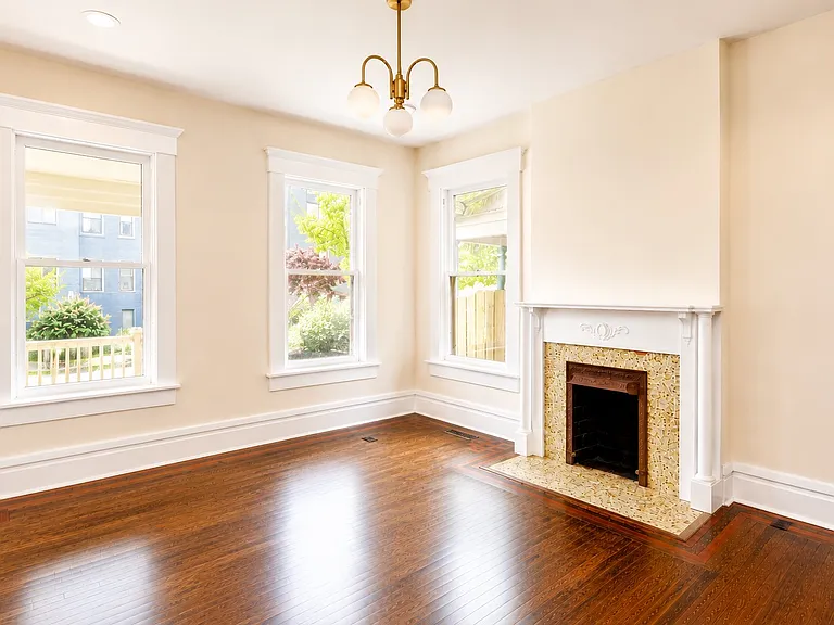 703 Franklin Ave — Photo 2