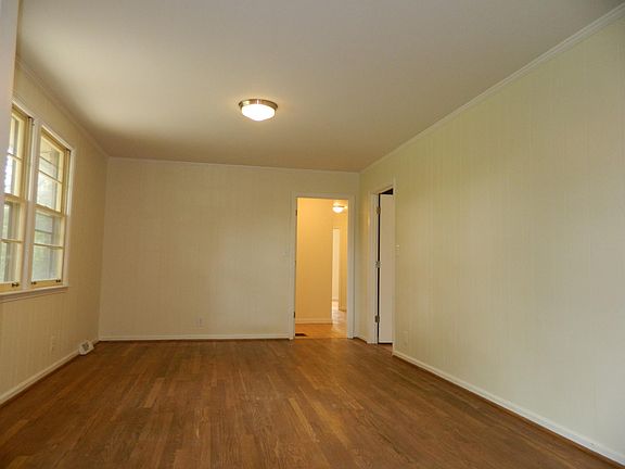 5th image of 2129 Memorial Dr