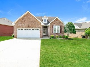 720 Courtland Ave, Clarksville, TN 37043