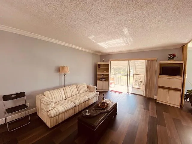 2 bed, 2.0 bath, 1170 sqft, $1,800 — Photo 4