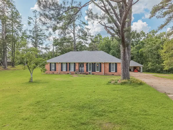 3034 Lake Terrace Dr, Corinth, MS 38834