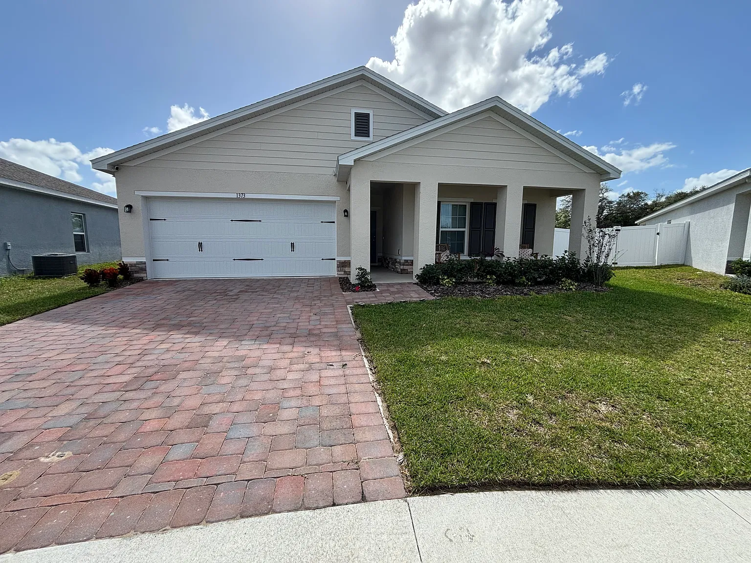3 bed, 1452 sqft, $2,300 — Photo 1