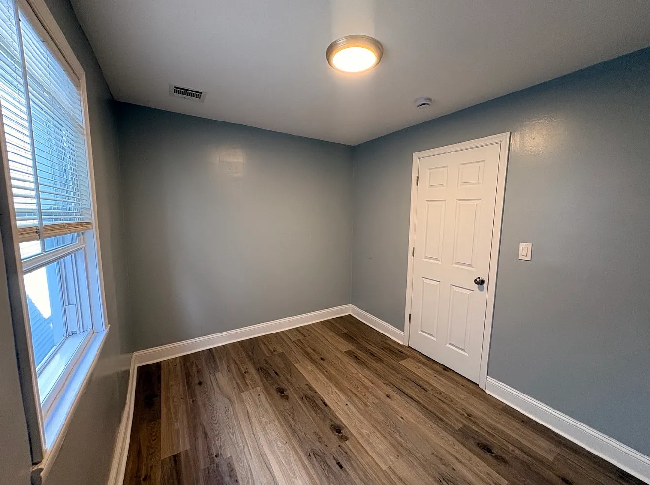 3 bed, $2,200 — Photo 3