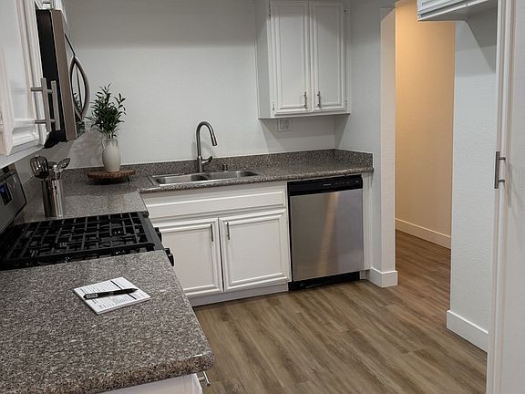 4th image of 750 S Highland Ave #O