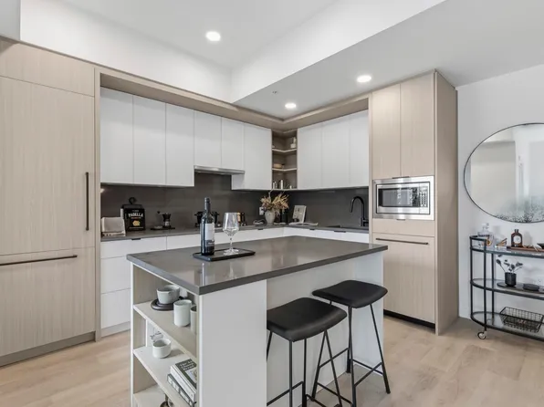 2268 Broadway E #107, Vancouver, BC V6K 0B2
