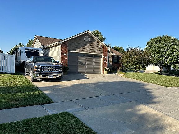 5th image of 8640 Misty Blue Cir