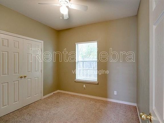 3rd image of 1804 Alanbrooke Dr