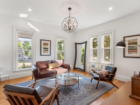 1075 Adams St, Dorchester, MA 02124