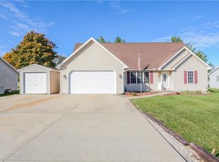 8 Victory Ct, Sullivan, IL 61951