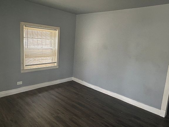 3rd image of 933 33rd Ave N
