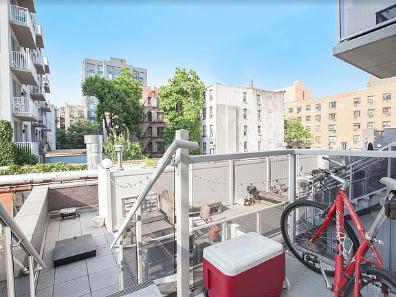 4th image of 196 Stanton St APT 3G