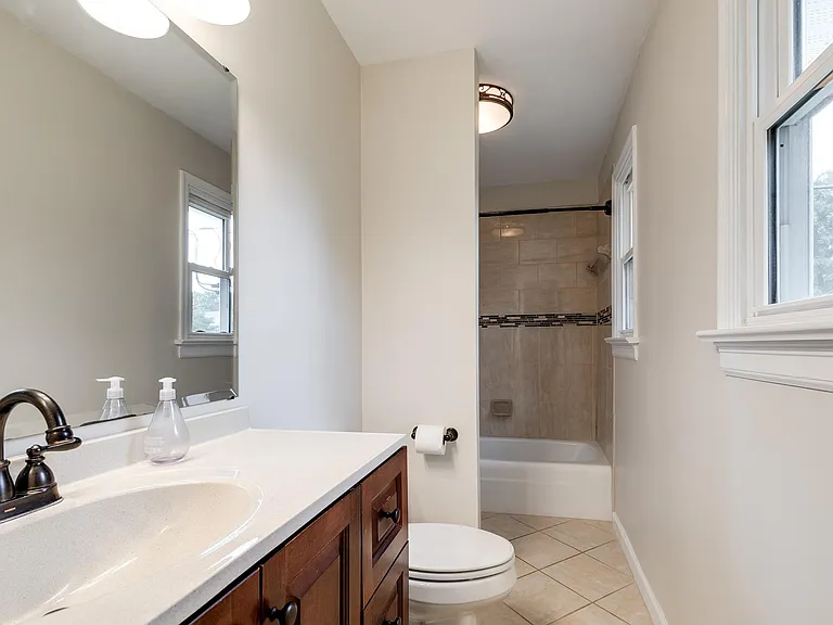 9221 Whitemont Dr — Photo 28