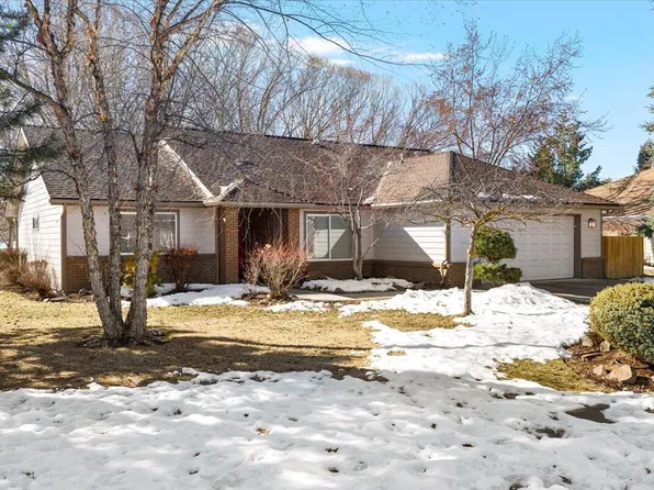 972 Harbor Isle Blvd, Klamath Falls, OR 97601