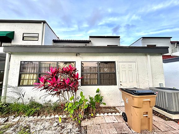 5th image of 483 NW 36th Avenue #483