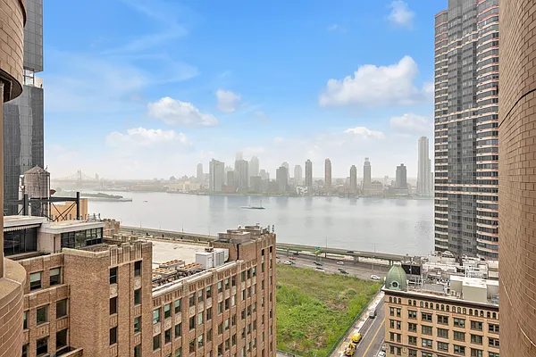 Sold by Excellent Realty LLC | media 3