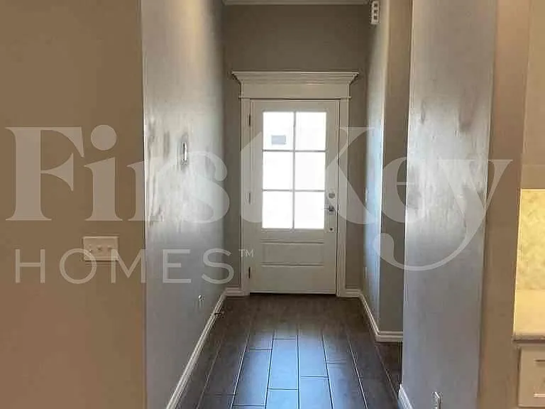 2504 Gerald Ct — Photo 4