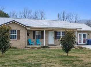 594 Sycamore Dr, Bronston, KY 42518