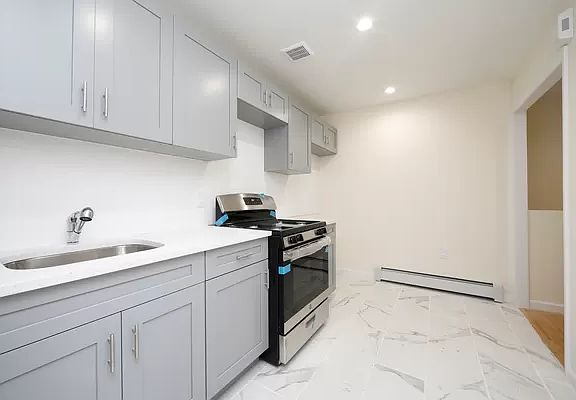 2nd image of 956 E 221st St