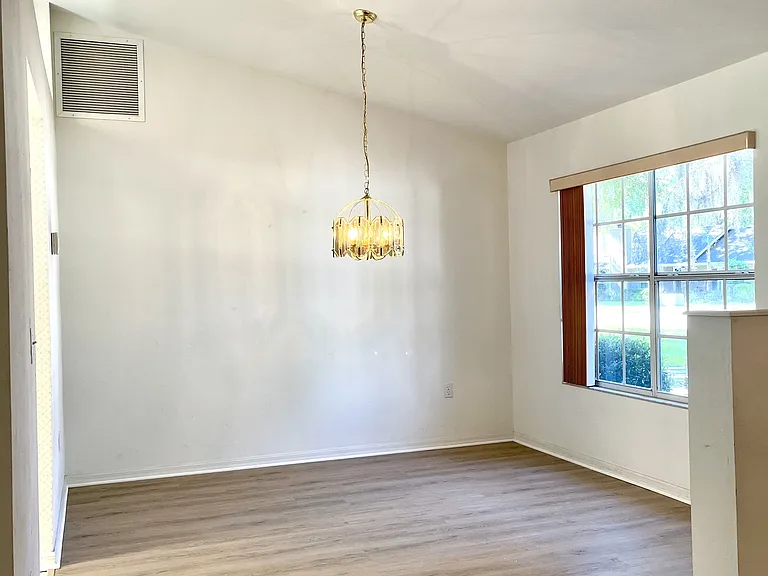 4118 NW 62nd Ave — Photo 5