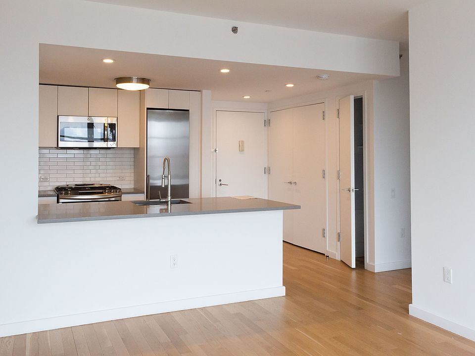 1st image of 331 E Houston St APT 7F
