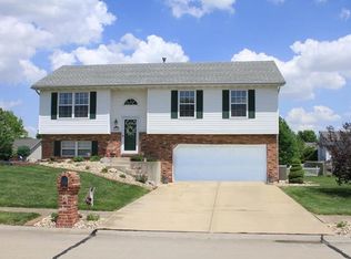 6 Hollowood Ct, Troy, IL 62294