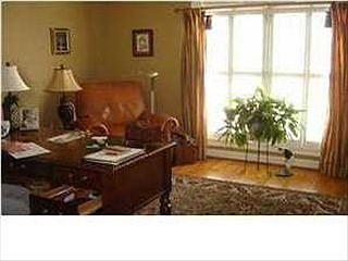 4th image of 4048 Carousel Cir