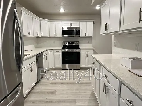 2244 N Canyon Rd Photo 1