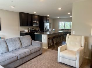 7543 Woods Edge Blvd, Lino Lakes, MN 55014