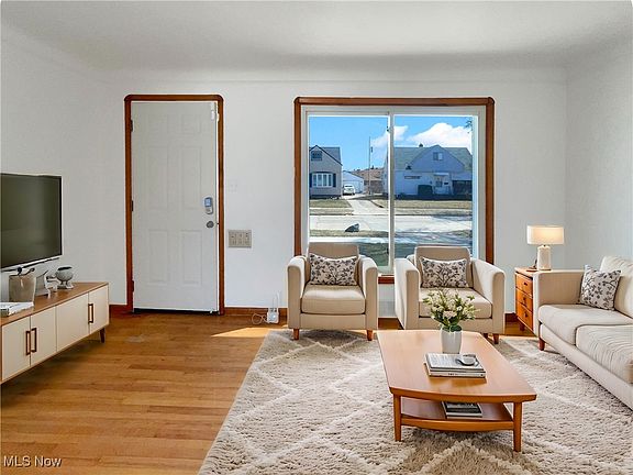 2nd image of 4704 Heather Ln