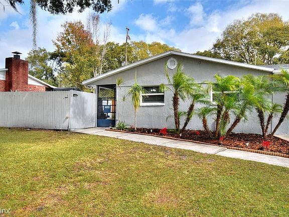 3rd image of 5835 Crafton Dr