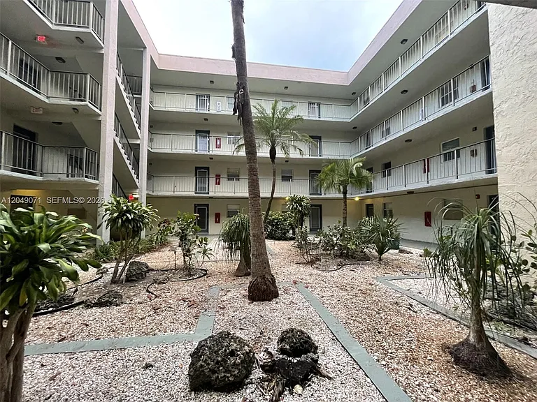 1800 SW 81st Ave #1111 — Photo 8