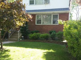 103 Earle Ave, Lynbrook, NY 11563
